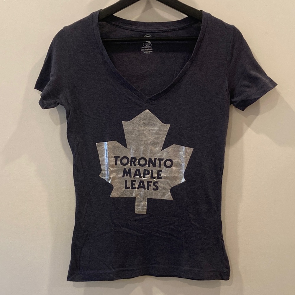 Toronto Maple Leafs Women's Navy V-Neck T-Shirt - Small